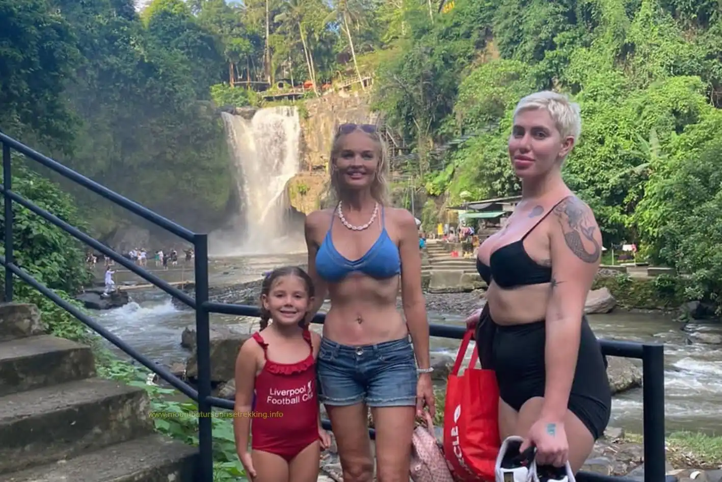 Tegenungan waterfalls